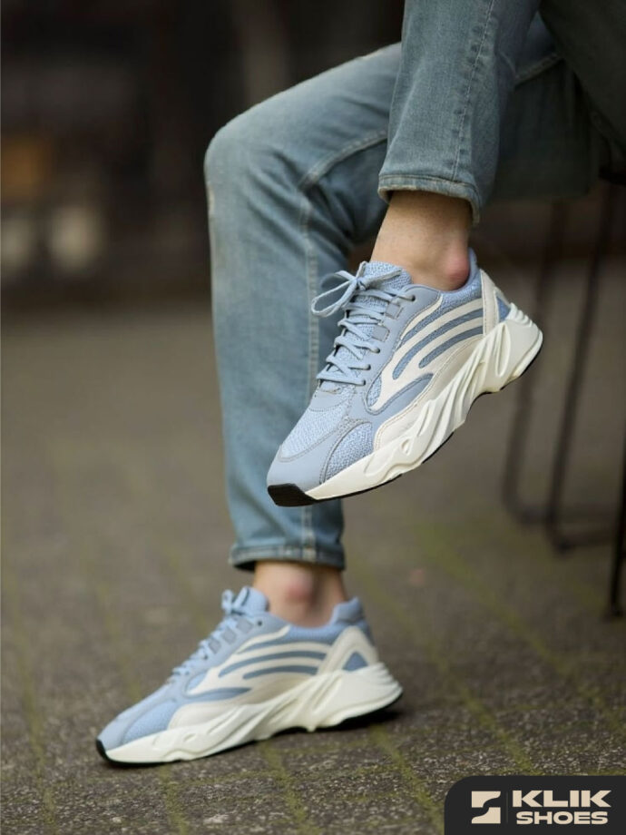⁦Yeezy 700 V2 - حذاء رياضي مناسب للخرجات اليومية⁩ - الصورة ⁦4⁩