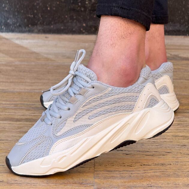 Yeezy 700 V2 - حذاء رياضي مناسب للخرجات اليومية