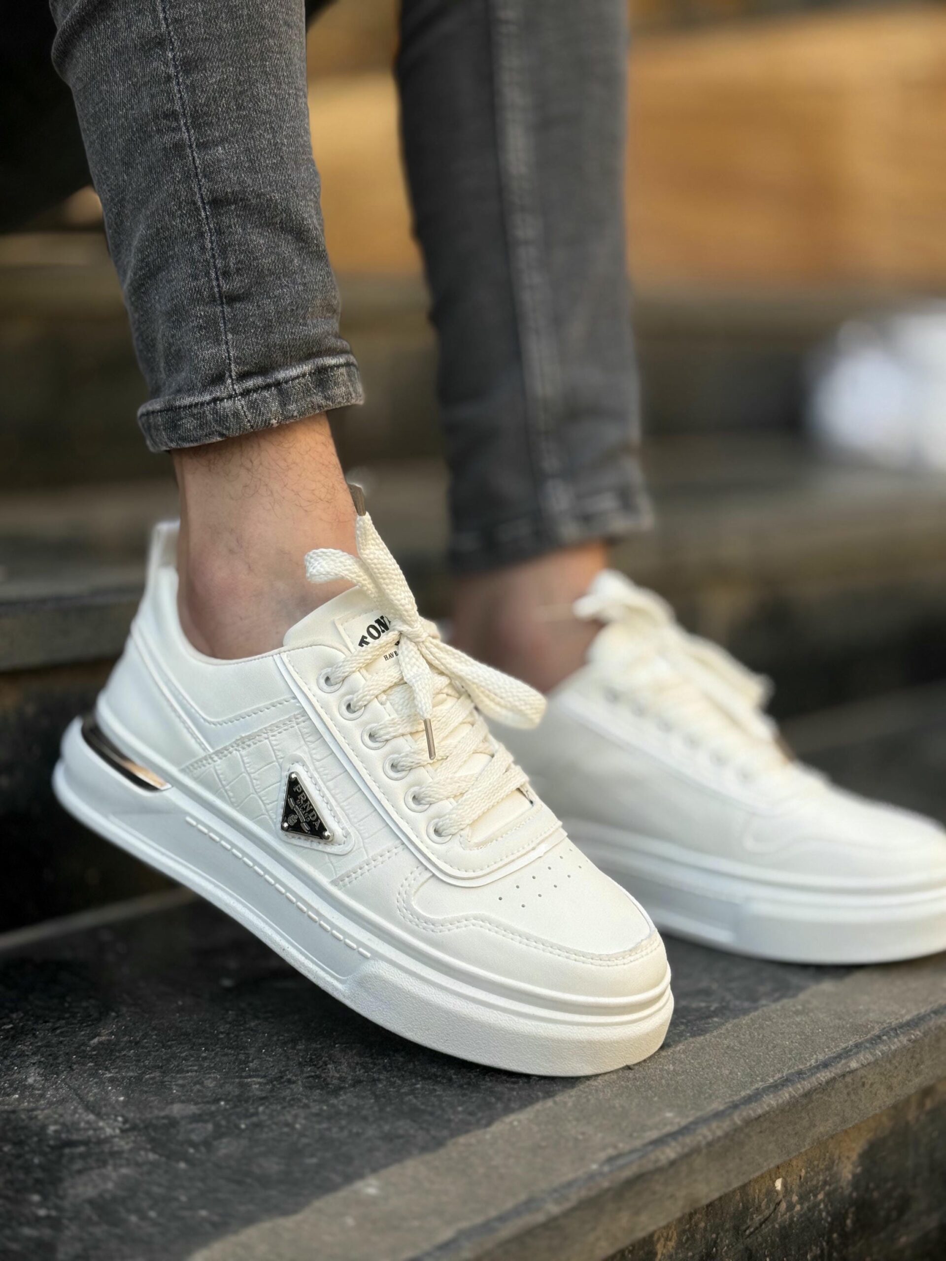 سنيكر PRADA – الجديد والحصري