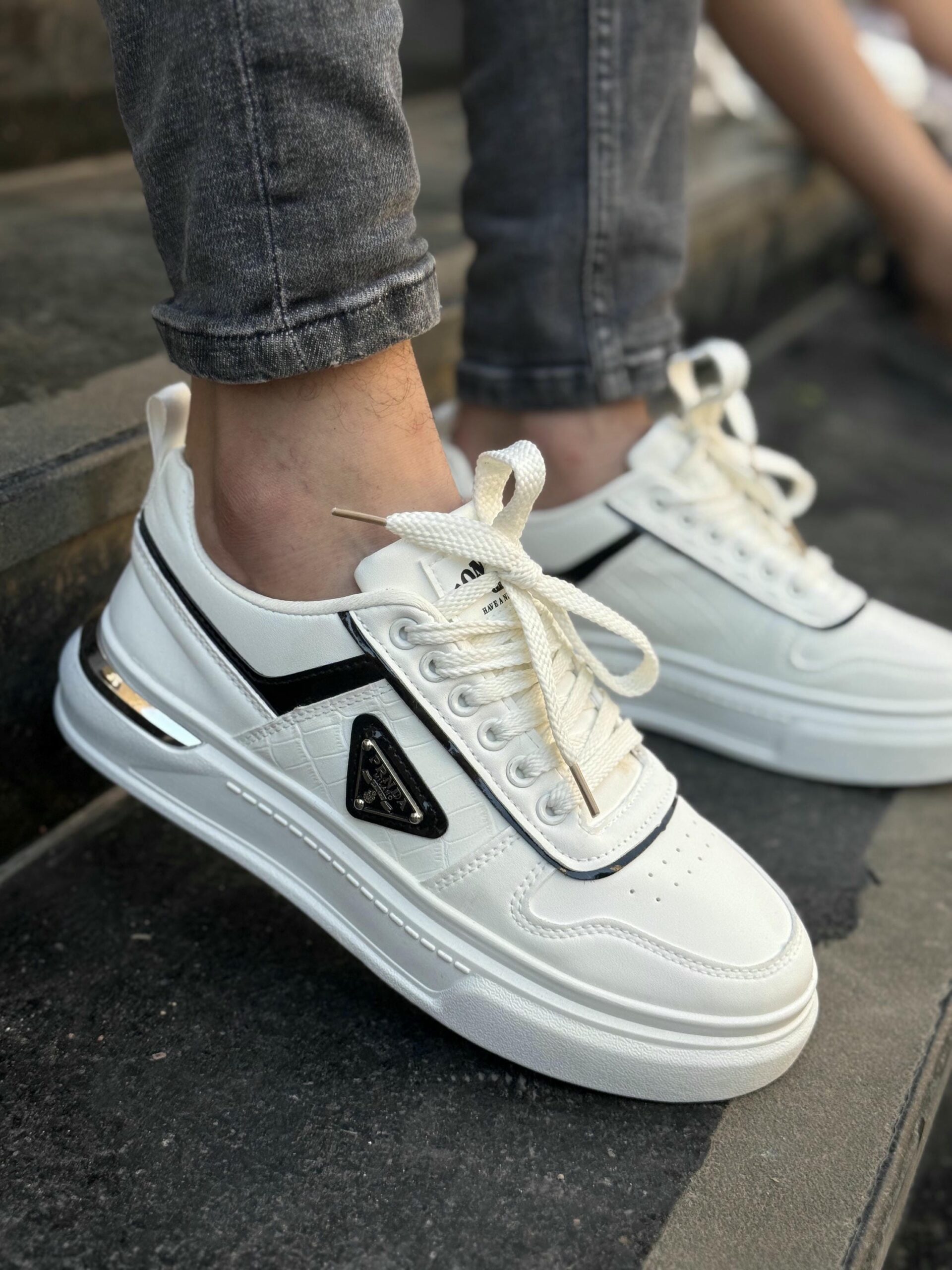 سنيكر PRADA – الجديد والحصري - الصورة 4