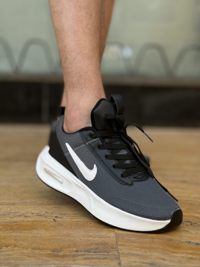 ⁦Nike Air حذاء رياضي للرجال – راحة تدوم وستيل خرافي⁩ - الصورة ⁦2⁩