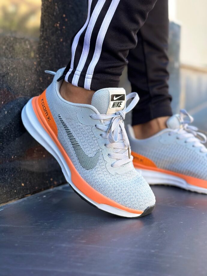 ⁦Nike Zoom X حذاء رياضي انيق⁩ - الصورة ⁦4⁩