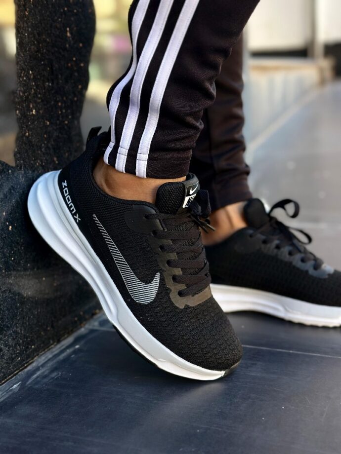 ⁦Nike Zoom X حذاء رياضي انيق⁩ - الصورة ⁦2⁩