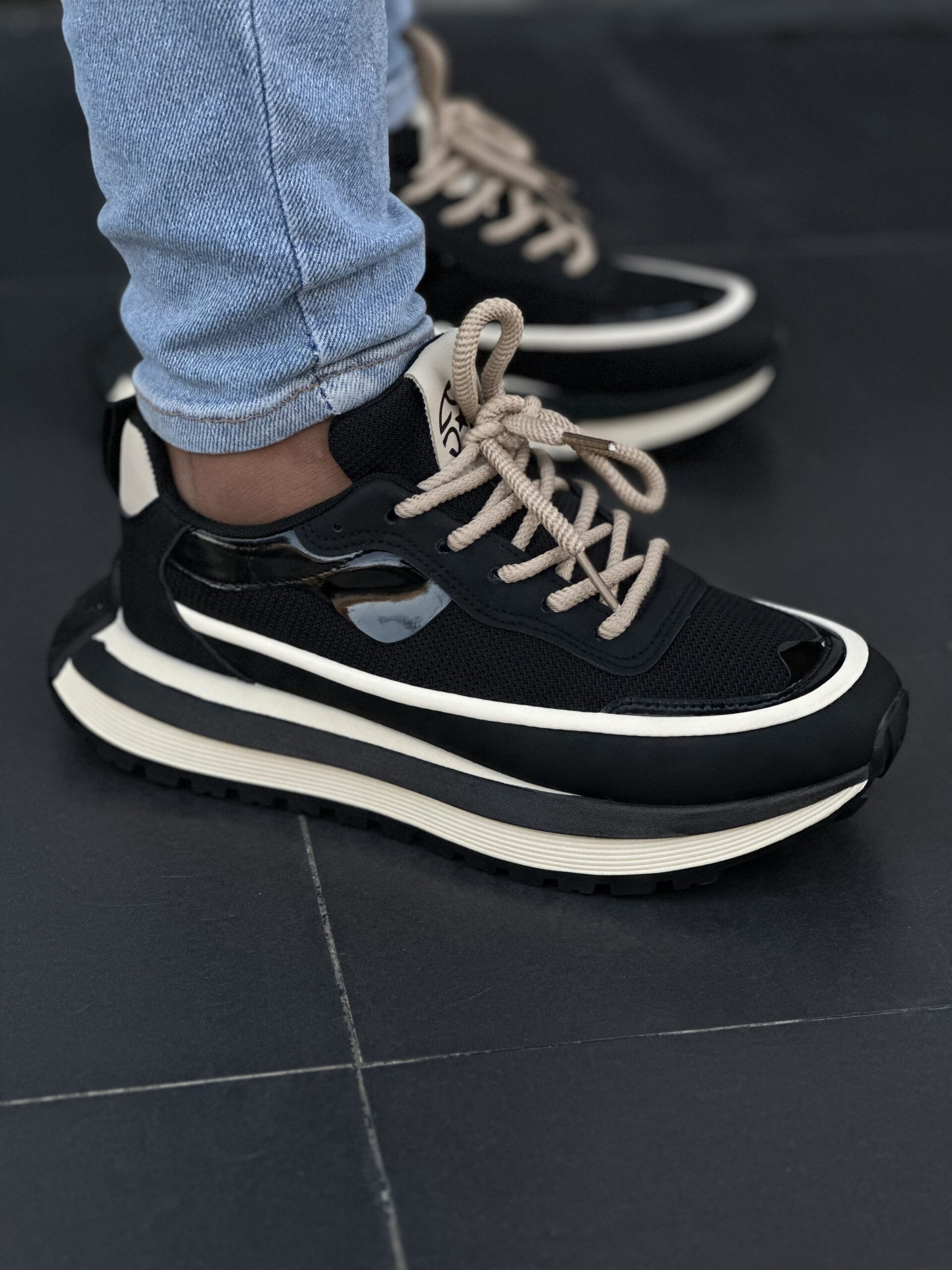 حذاء رجالي UrbanStride Vintage – ستيل فينتاج عصري - الصورة 5