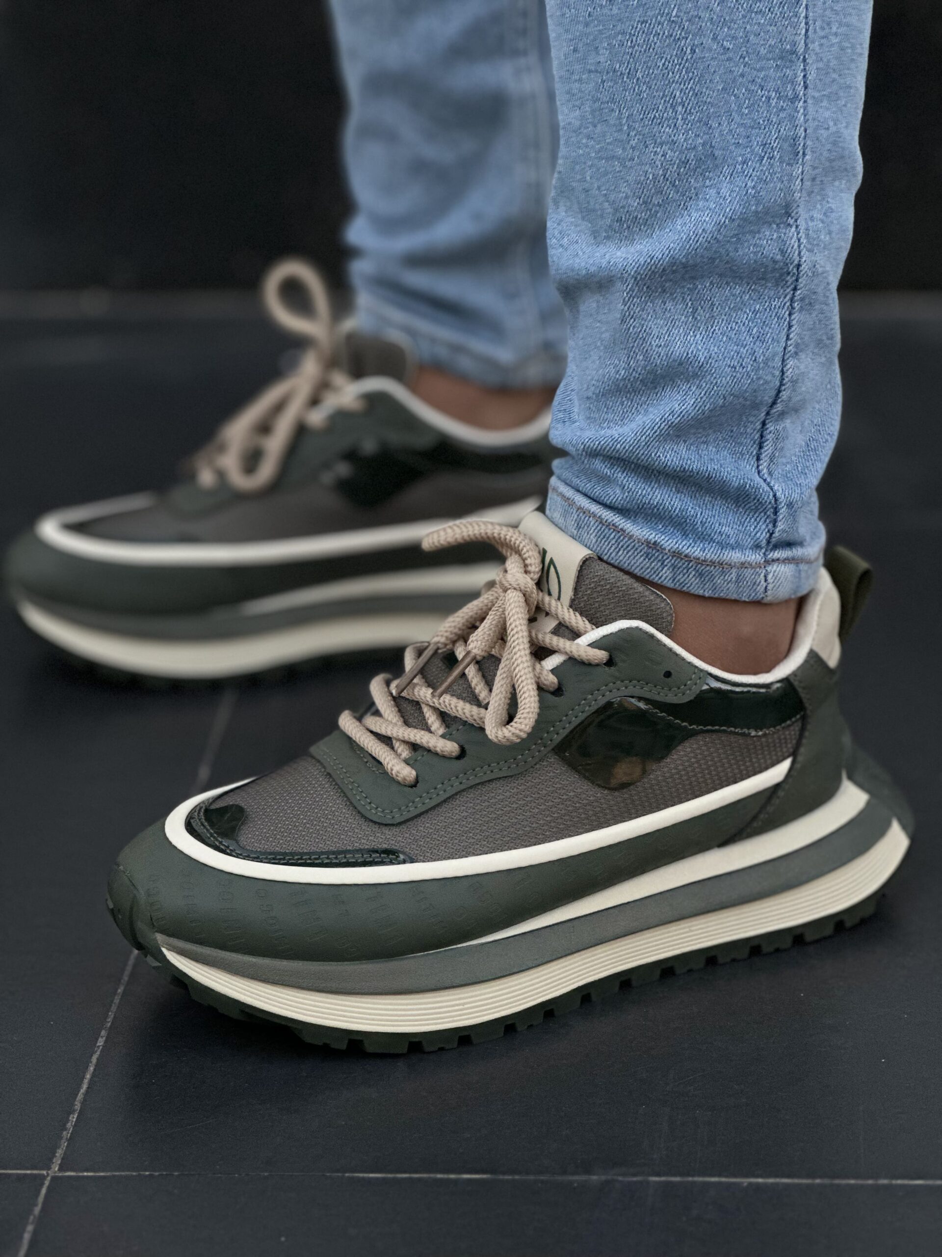 حذاء رجالي UrbanStride Vintage – ستيل فينتاج عصري