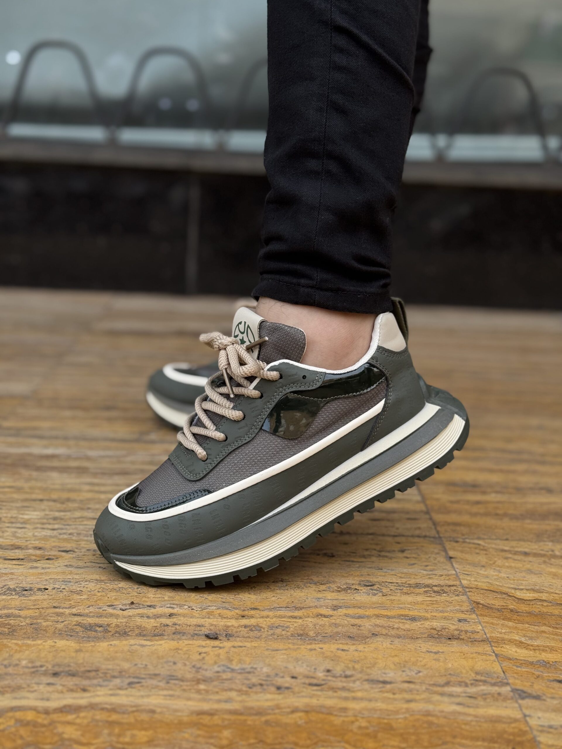 حذاء رجالي UrbanStride Vintage – ستيل فينتاج عصري - الصورة 6