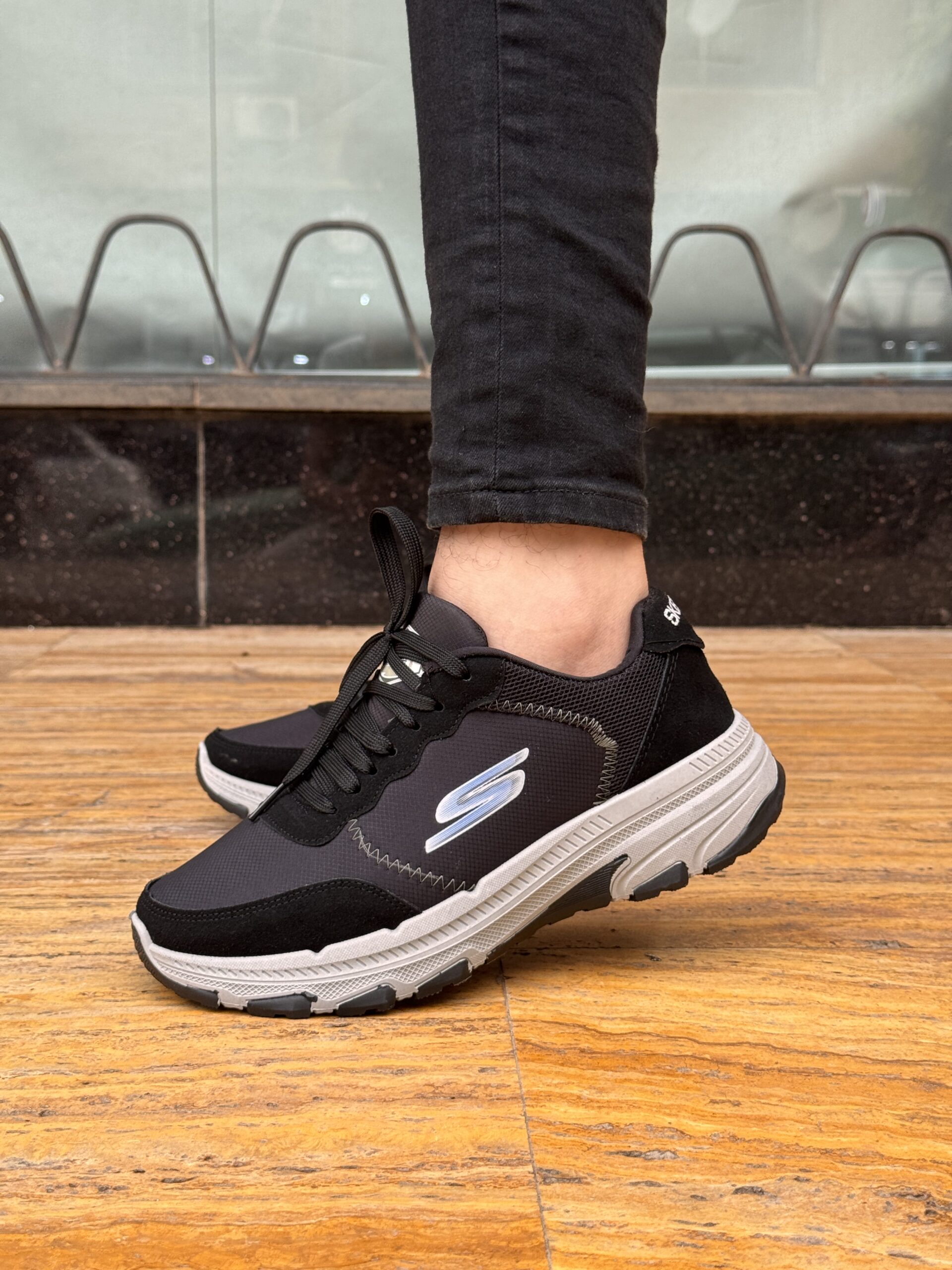 Skechers حذاء رياضي مريح للرجال - الصورة 2
