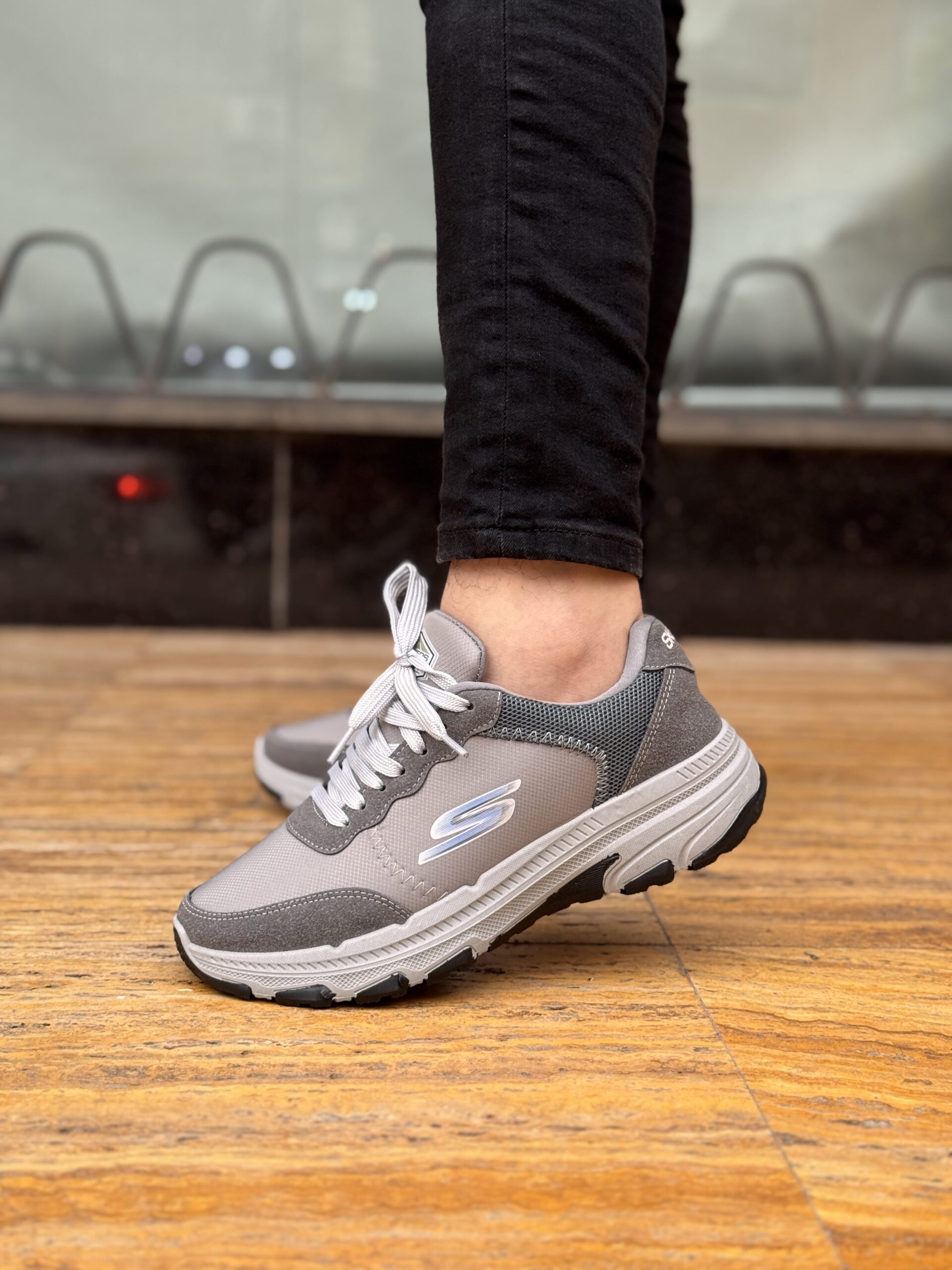 Skechers حذاء رياضي مريح للرجال - الصورة 11