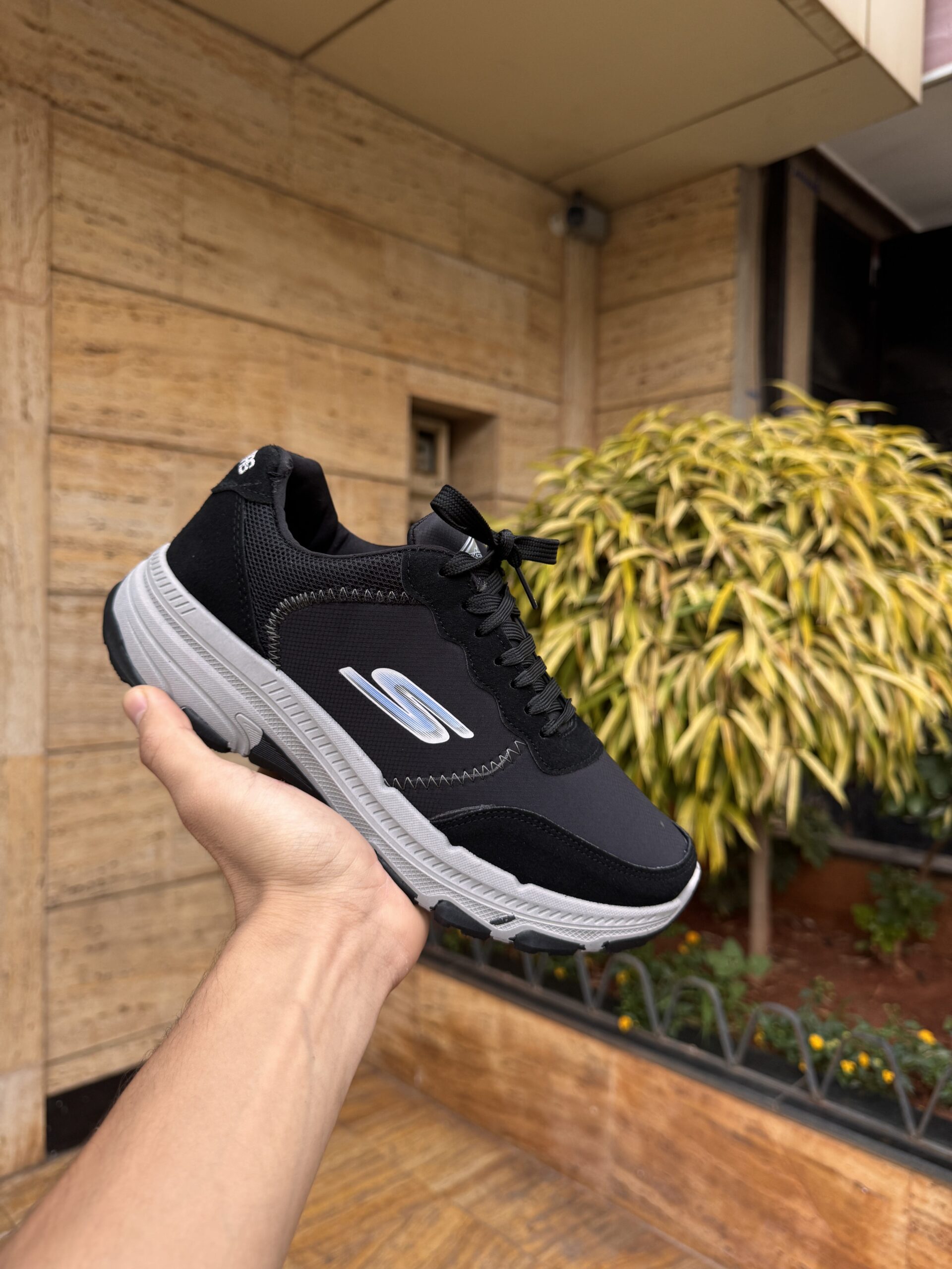 Skechers حذاء رياضي مريح للرجال - الصورة 12