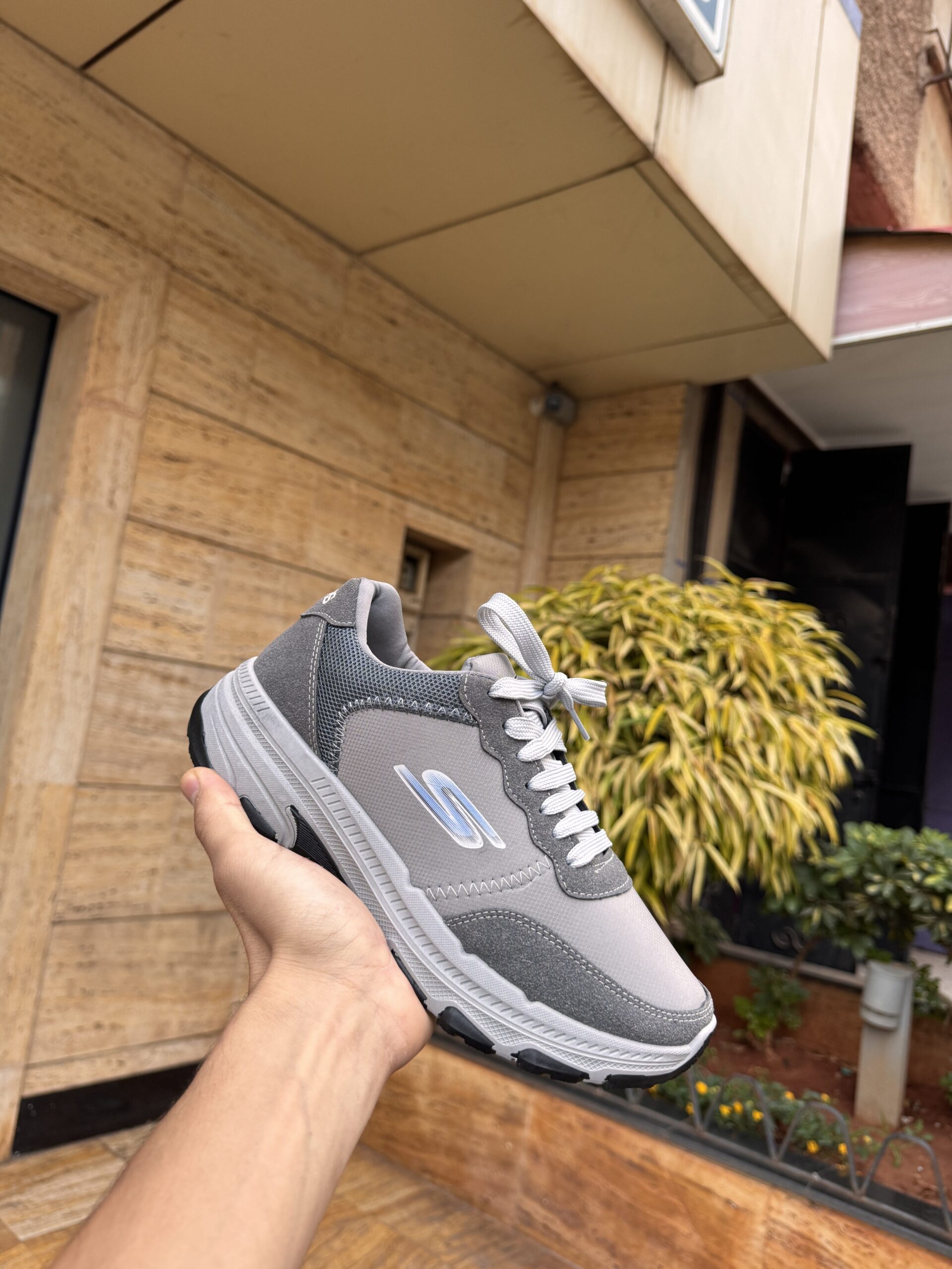 Skechers حذاء رياضي مريح للرجال - الصورة 6